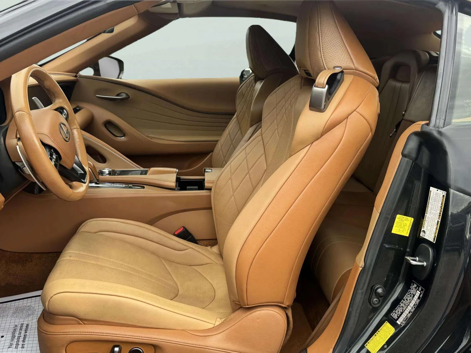 Lexus LC photo 17