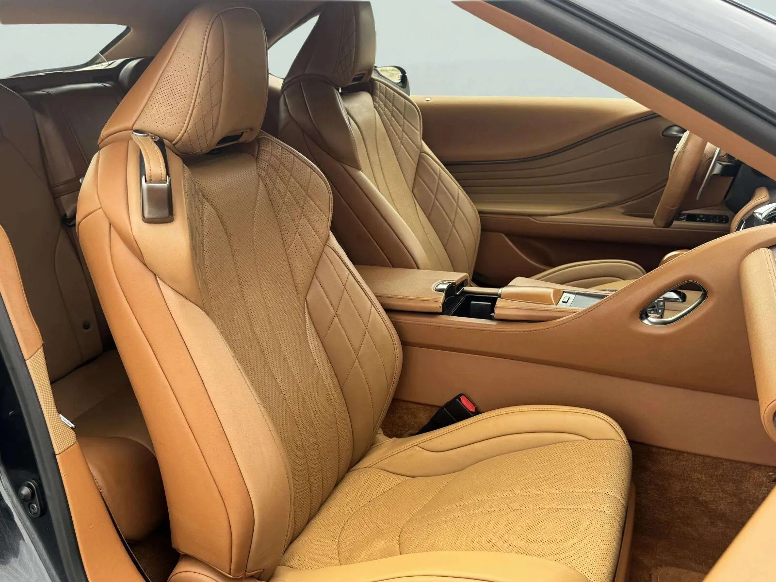 Lexus LC photo 35