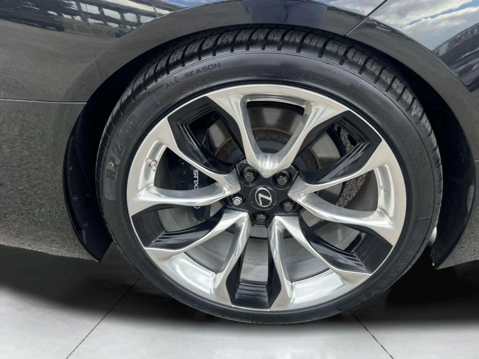Lexus LC photo 40