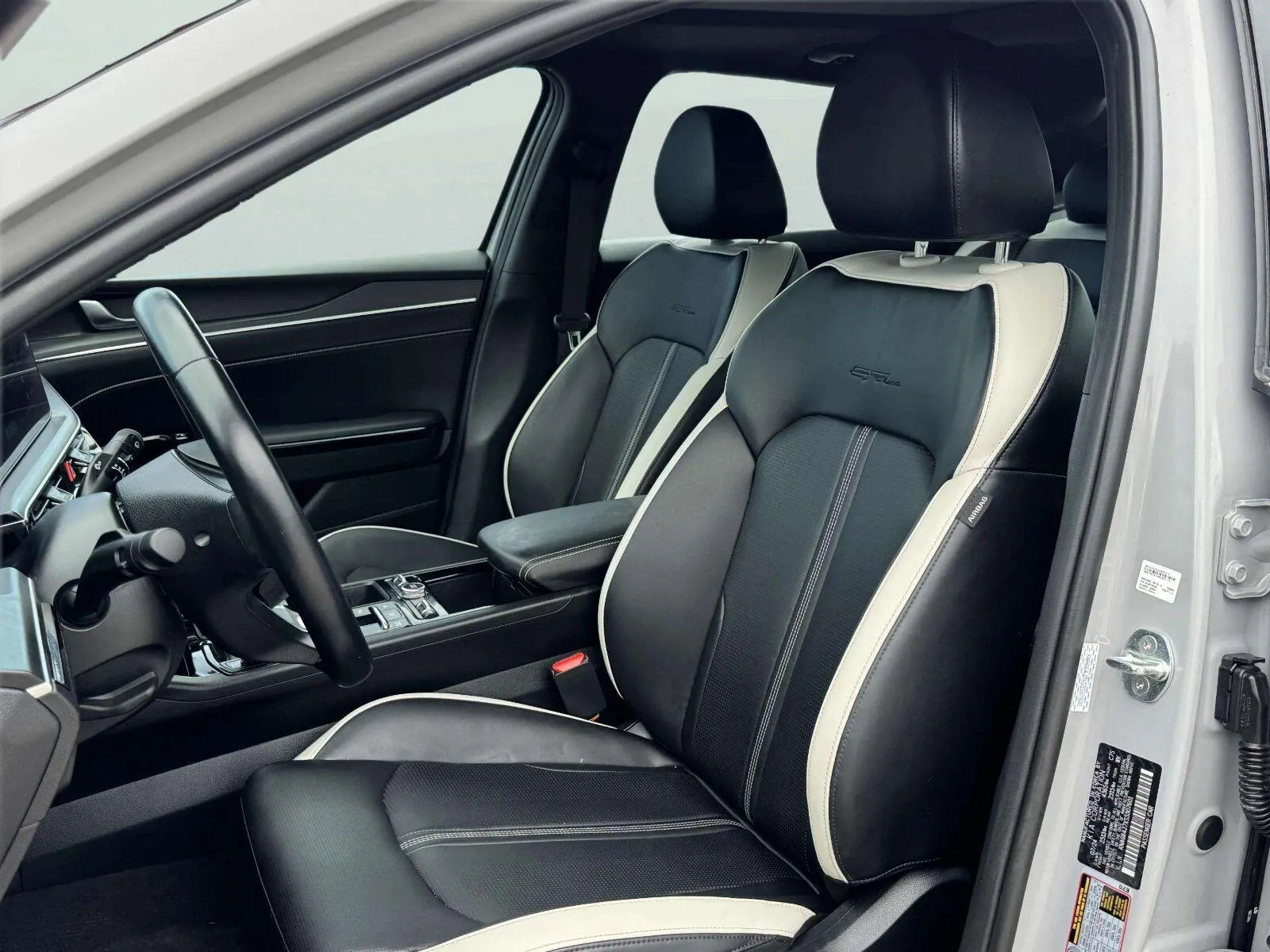 Kia K5 photo 19