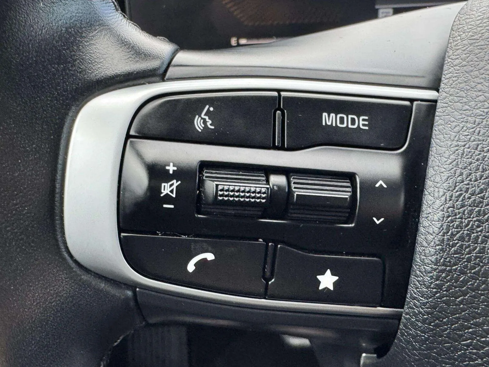 Kia K5 photo 21