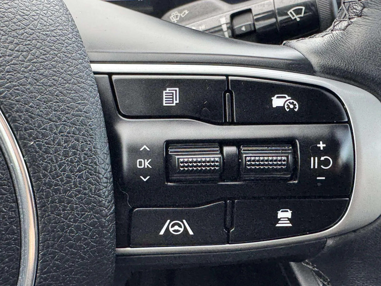 Kia K5 photo 23