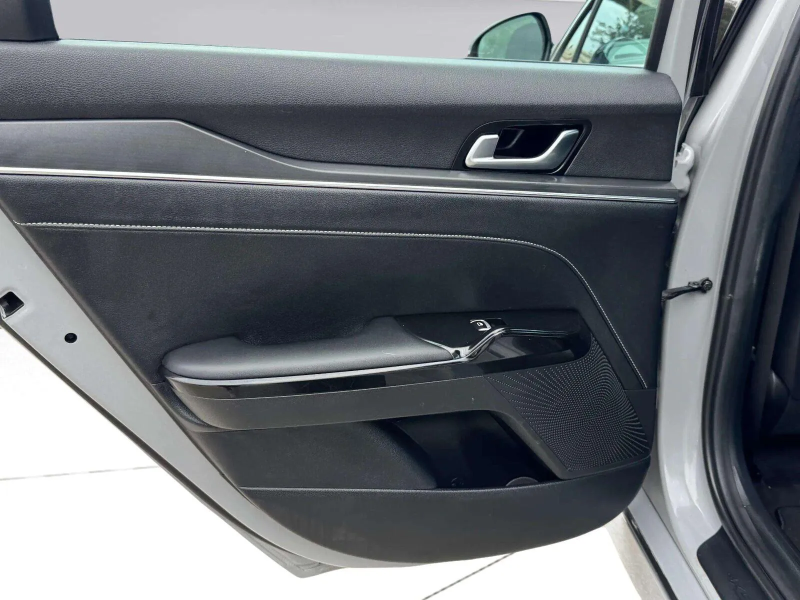 Kia K5 photo 29