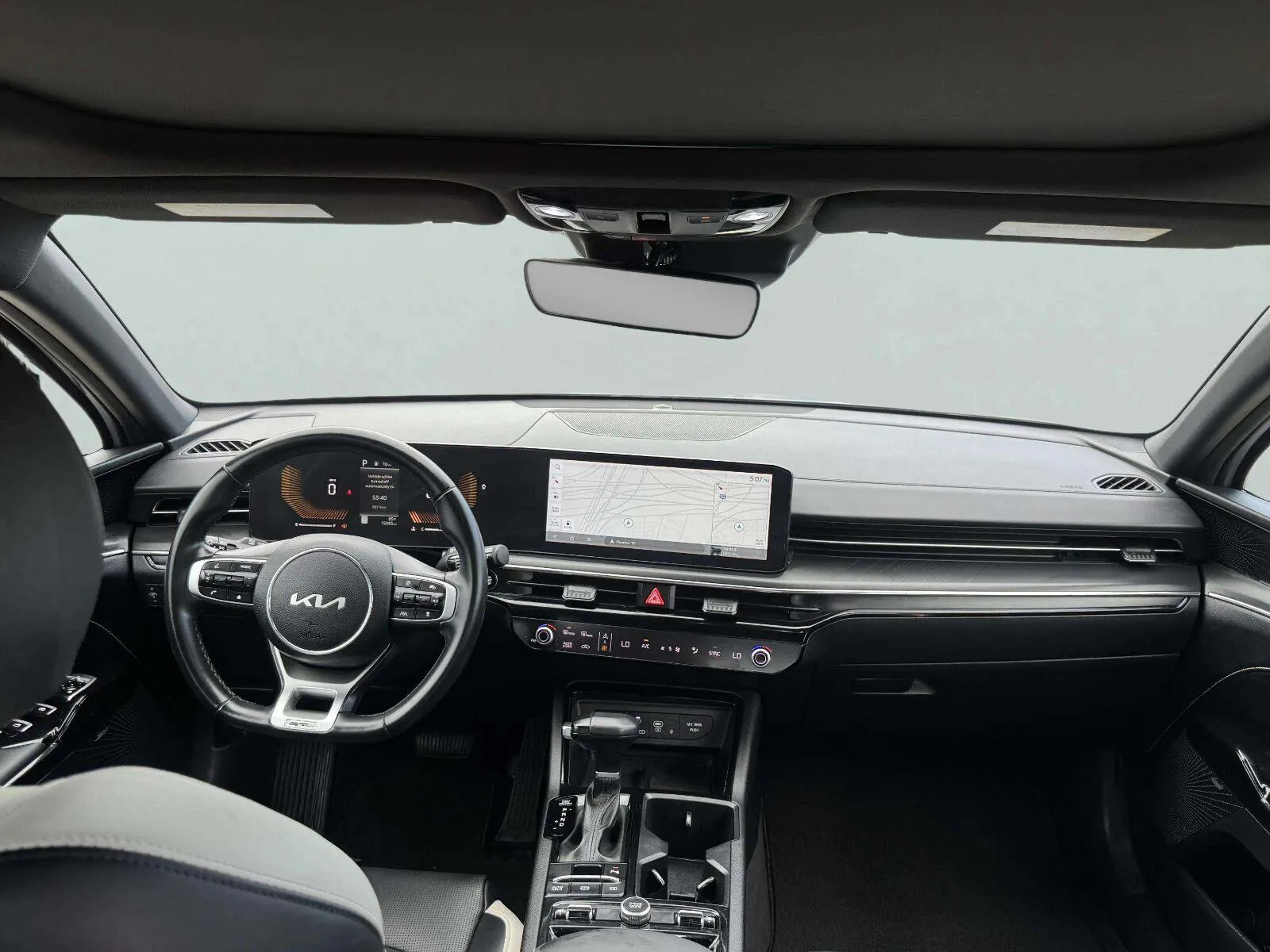Kia K5 photo 38