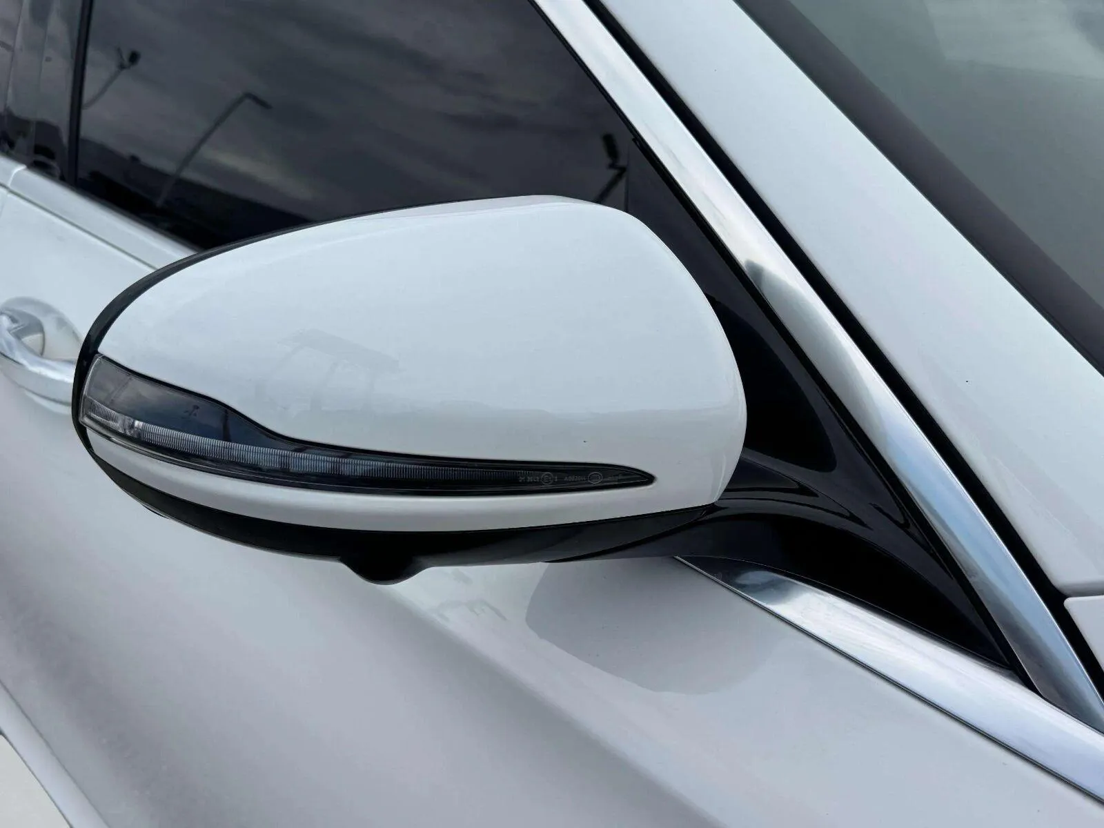 Mercedes-Benz E-Class photo 10