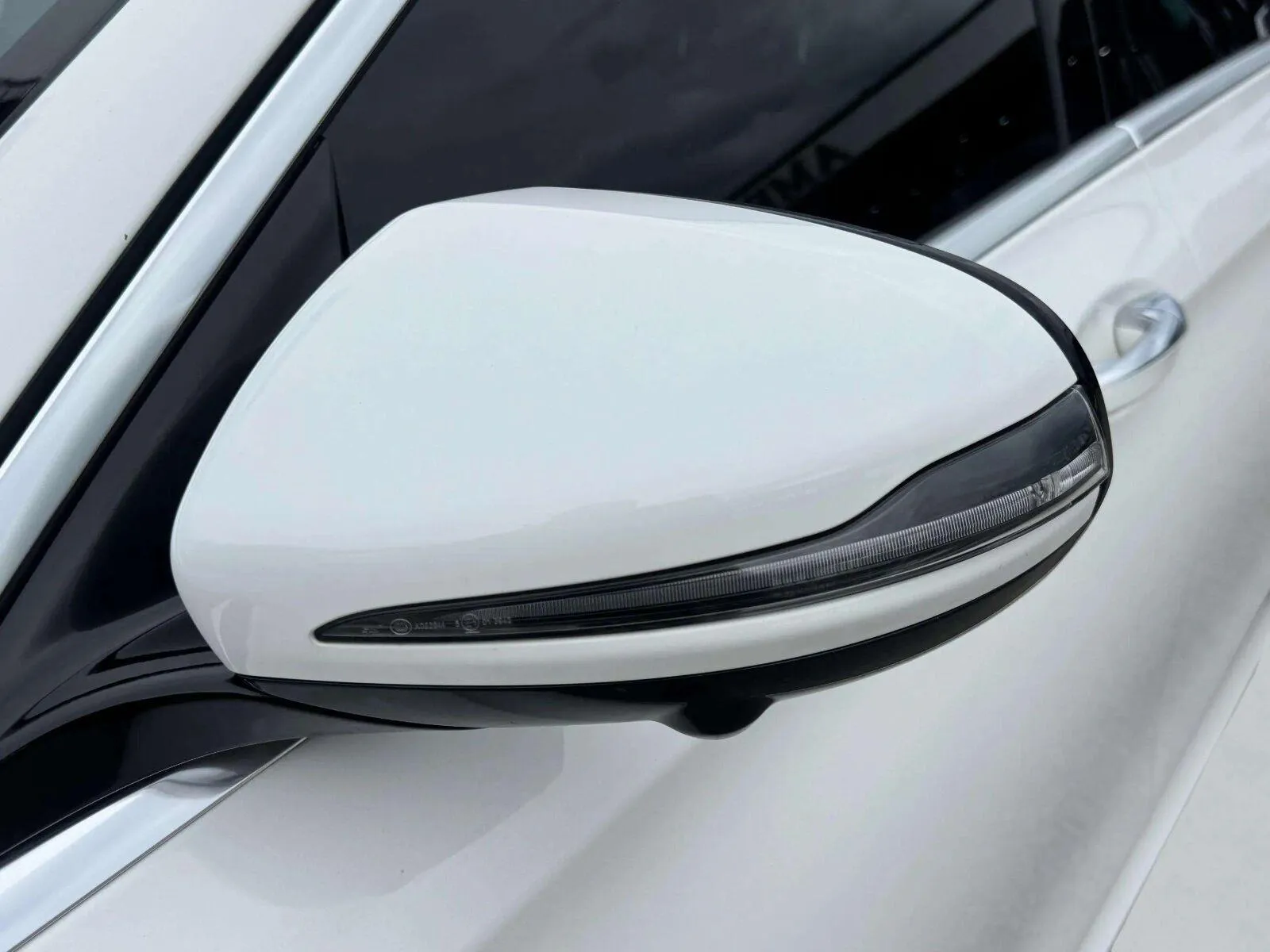 Mercedes-Benz E-Class photo 13
