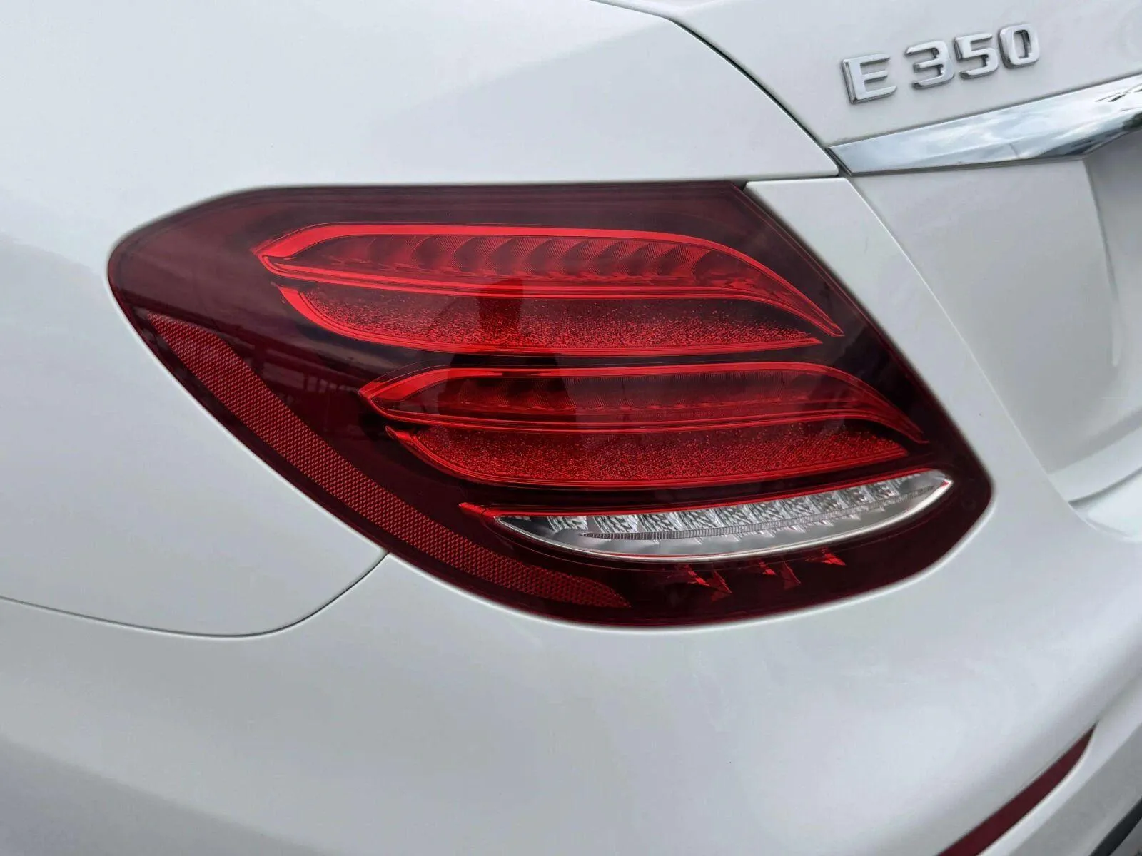 Mercedes-Benz E-Class photo 14