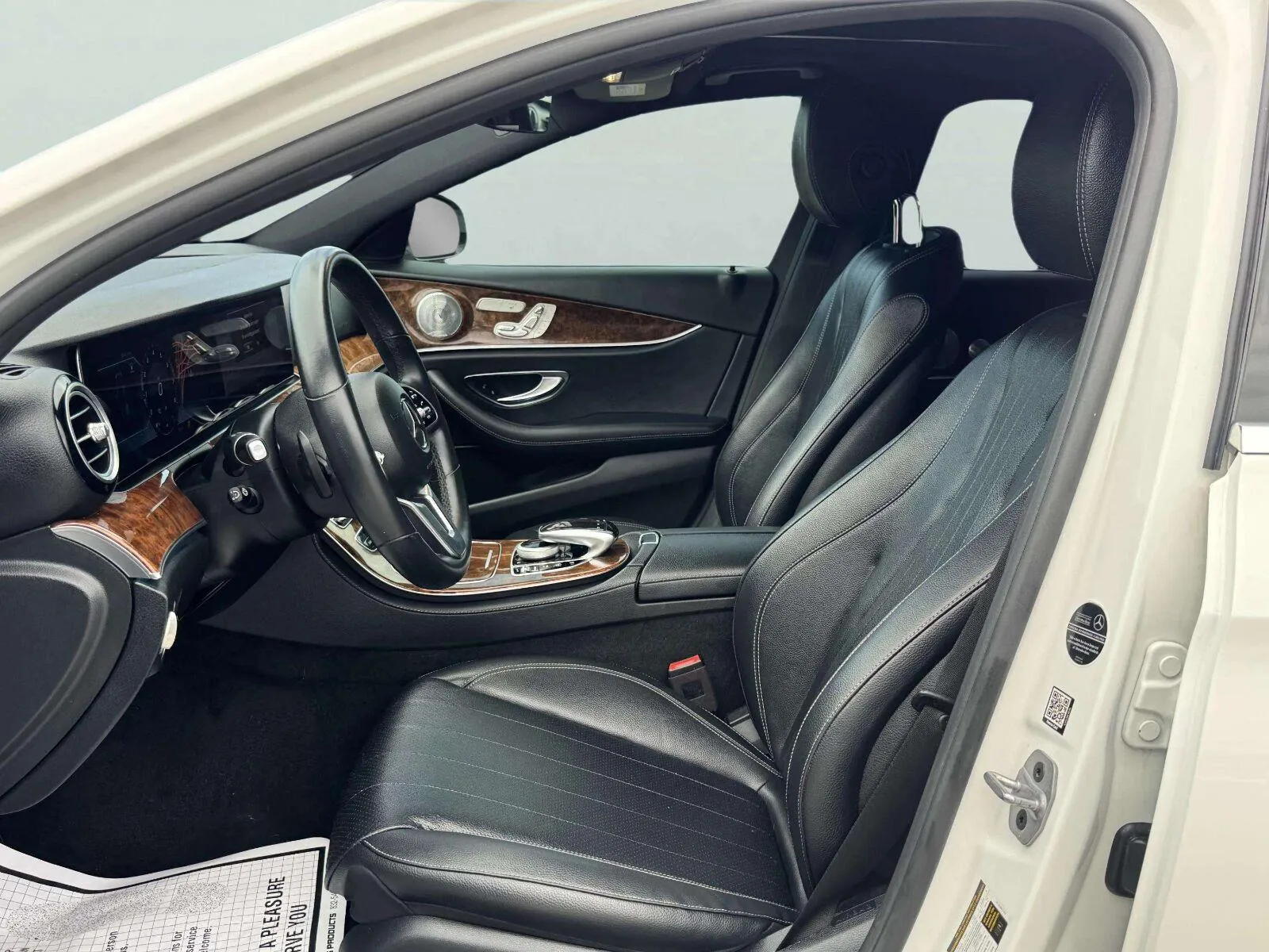 Mercedes-Benz E-Class photo 16
