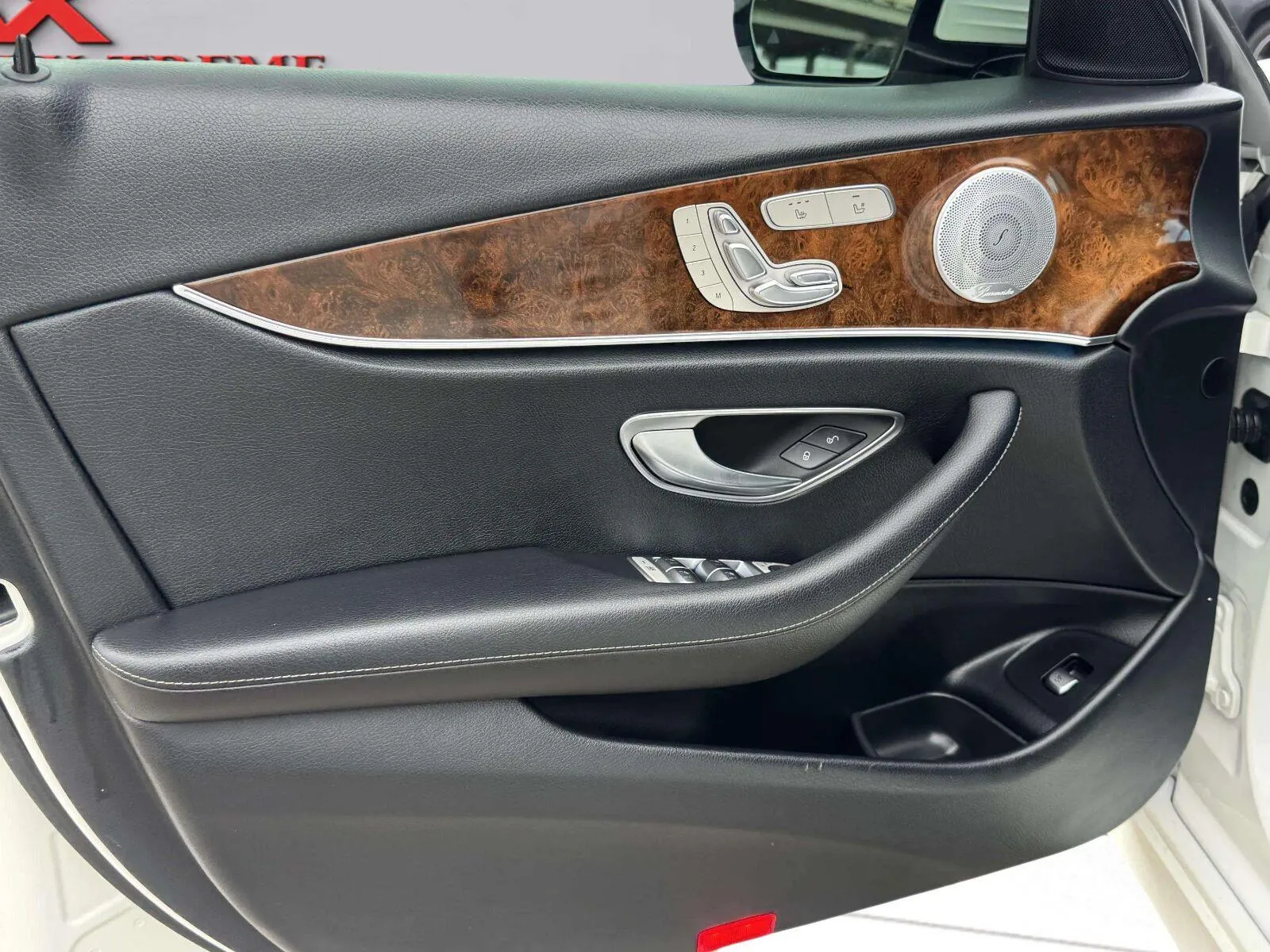 Mercedes-Benz E-Class photo 18