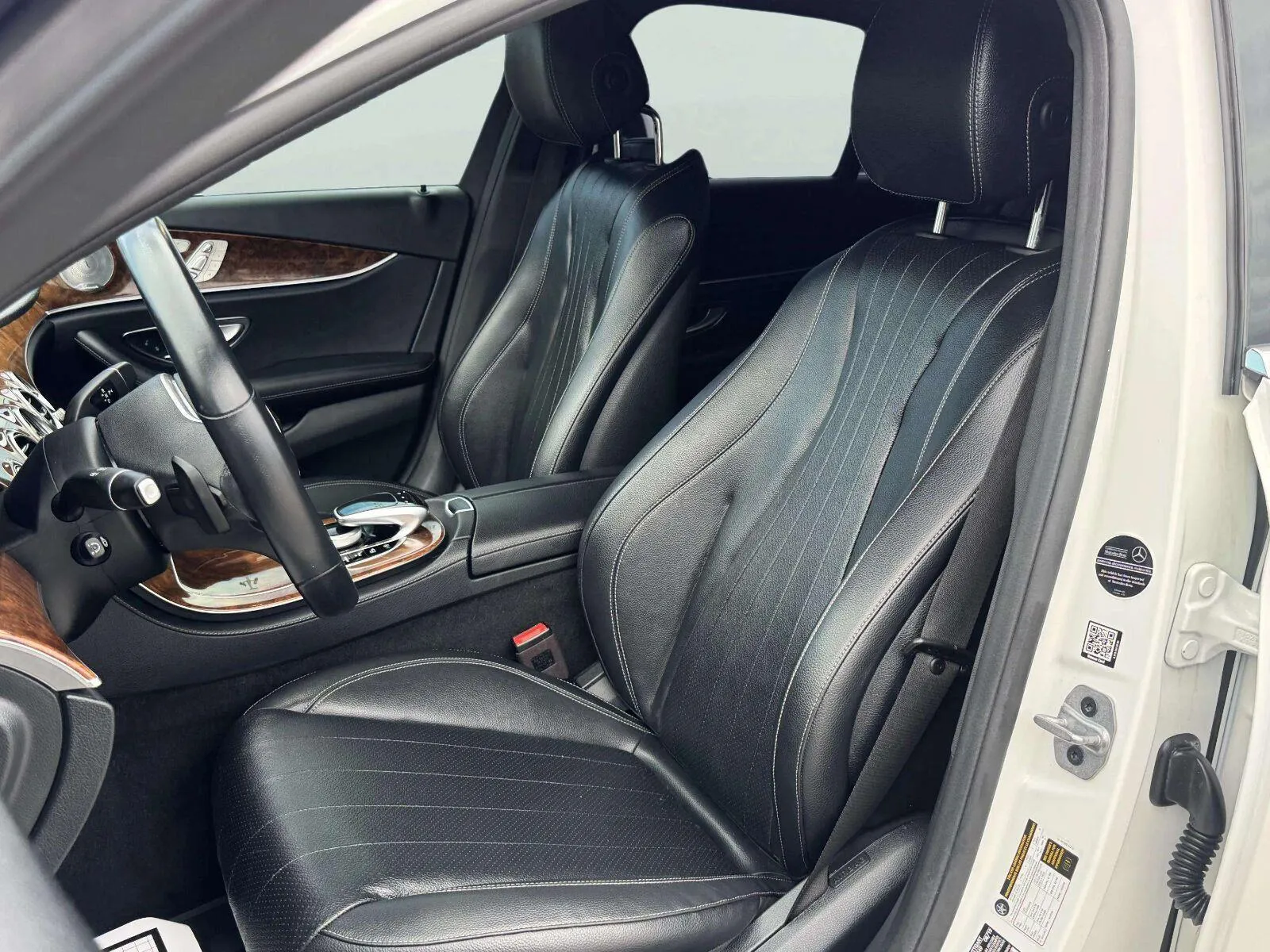Mercedes-Benz E-Class photo 19