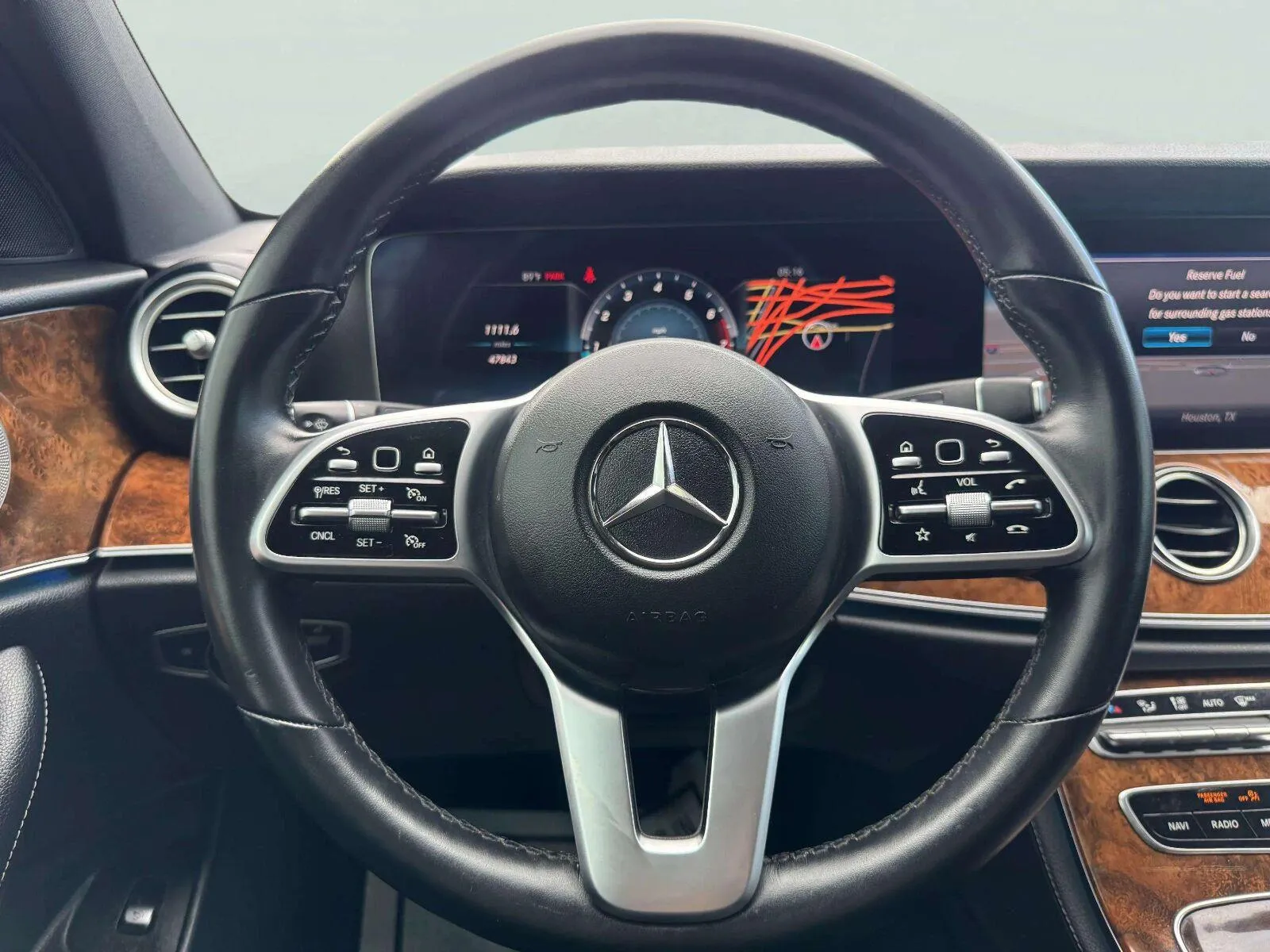 Mercedes-Benz E-Class photo 26
