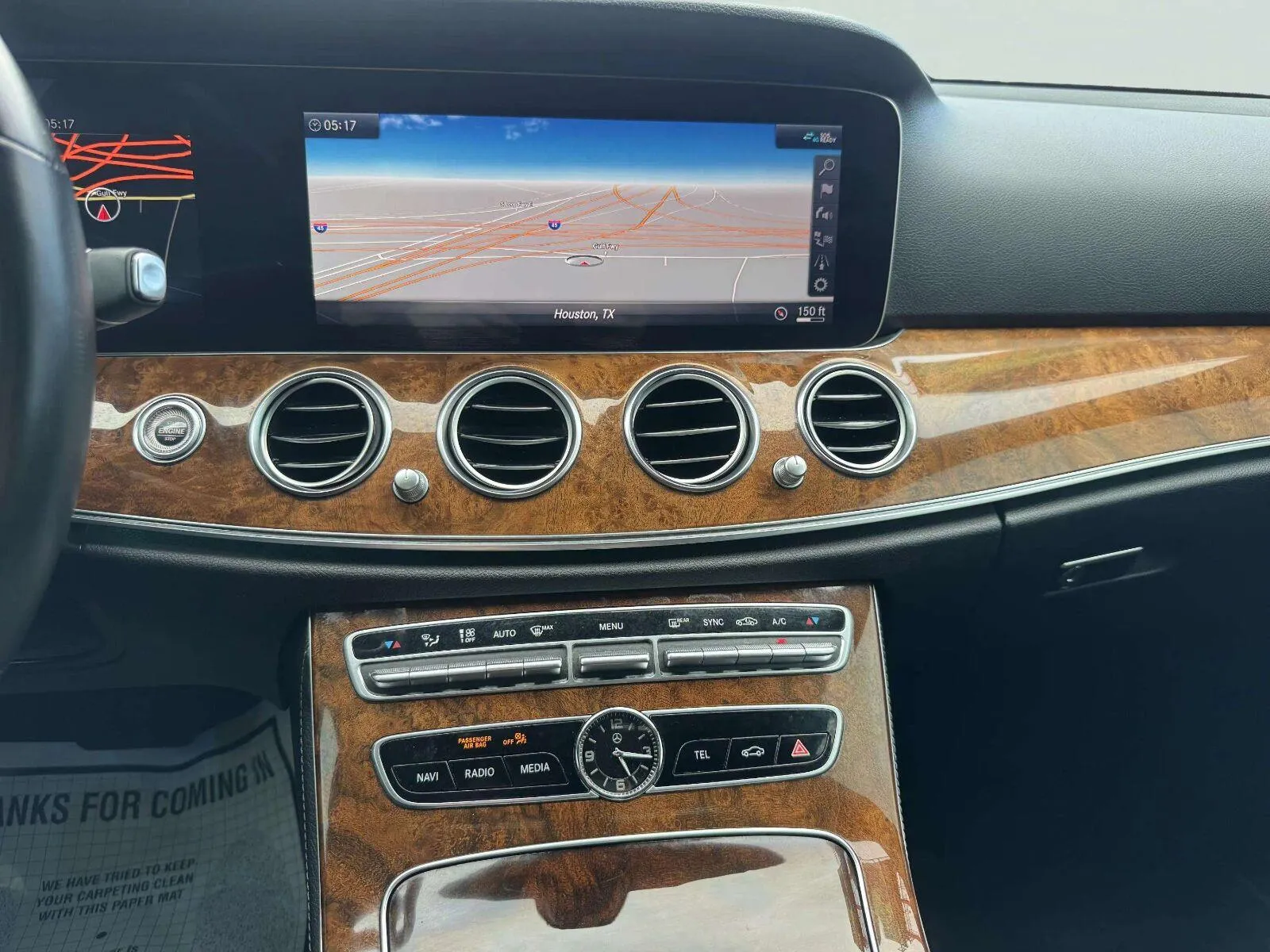 Mercedes-Benz E-Class photo 29