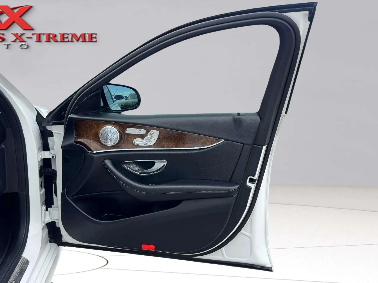 Mercedes-Benz E-Class photo 41