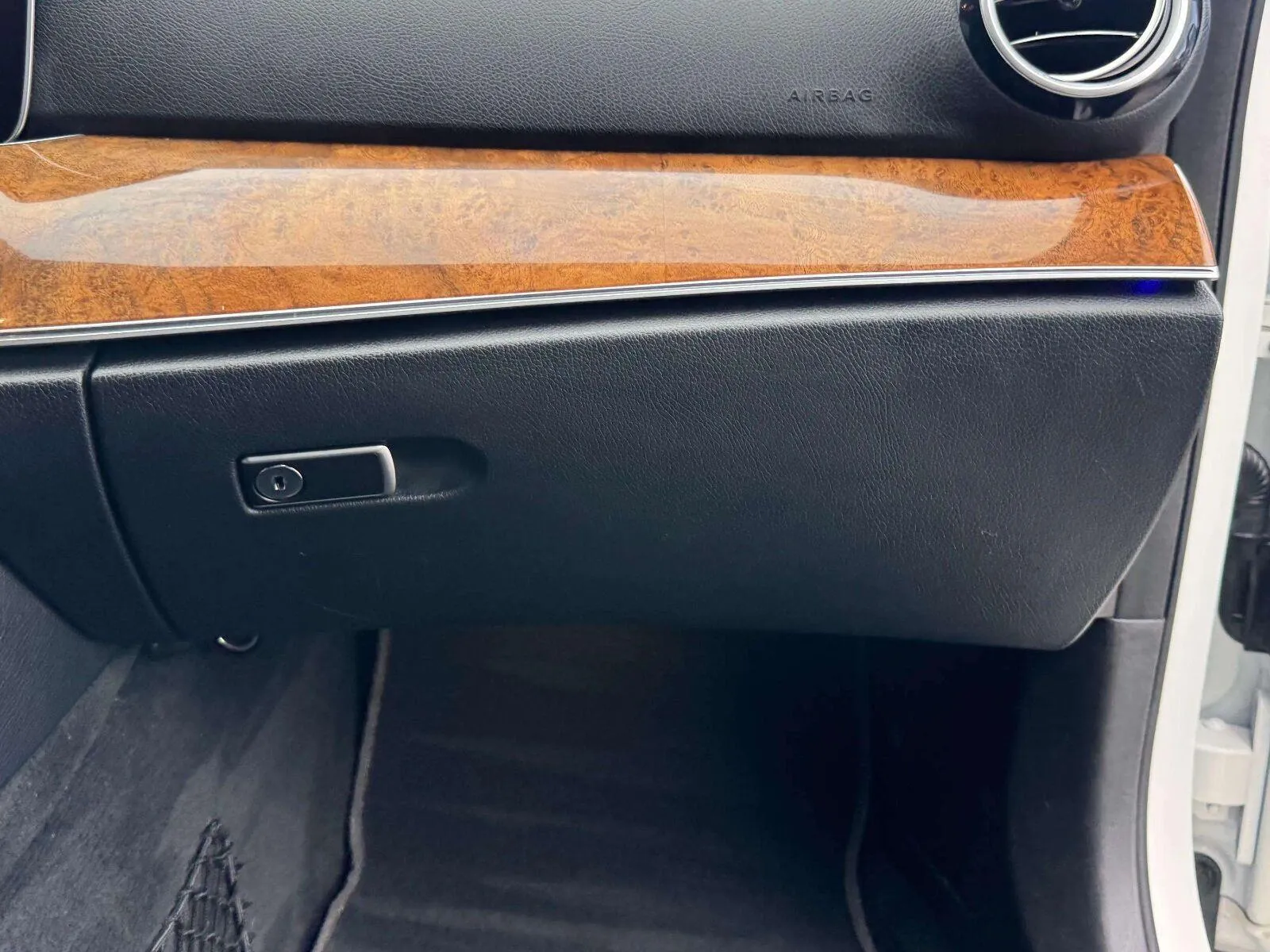 Mercedes-Benz E-Class photo 44