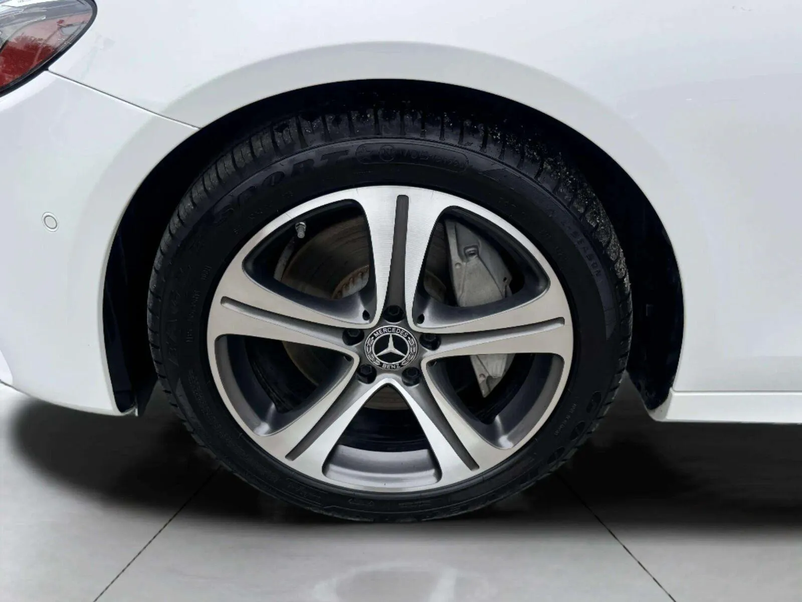 Mercedes-Benz E-Class photo 46