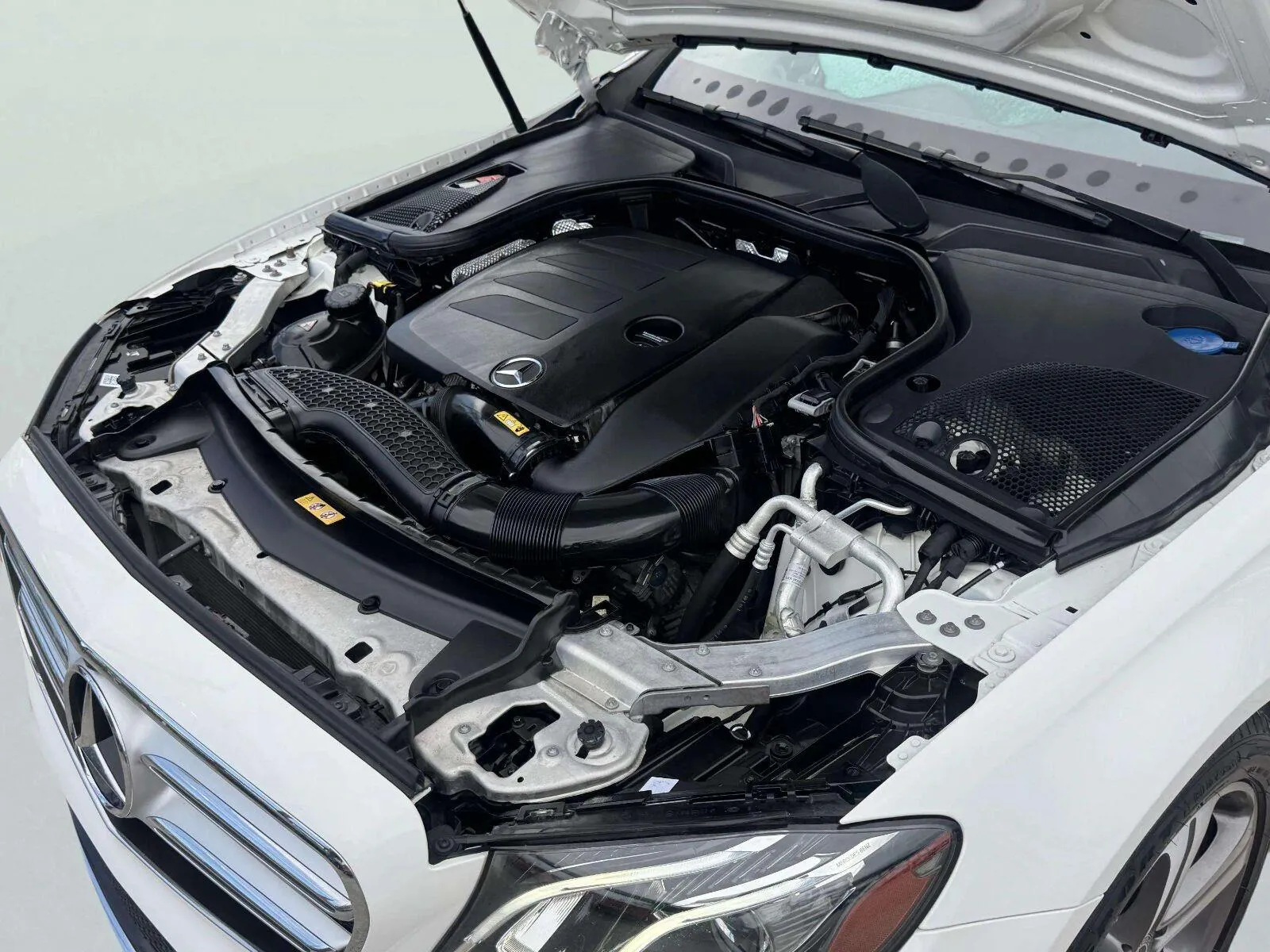 Mercedes-Benz E-Class photo 51