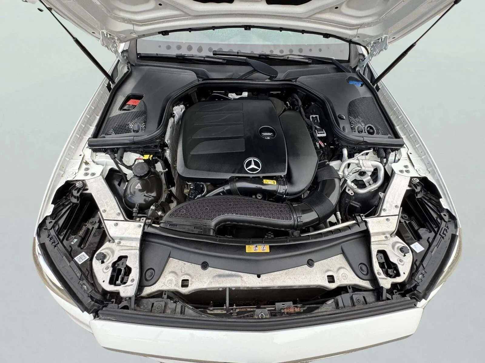 Mercedes-Benz E-Class photo 53