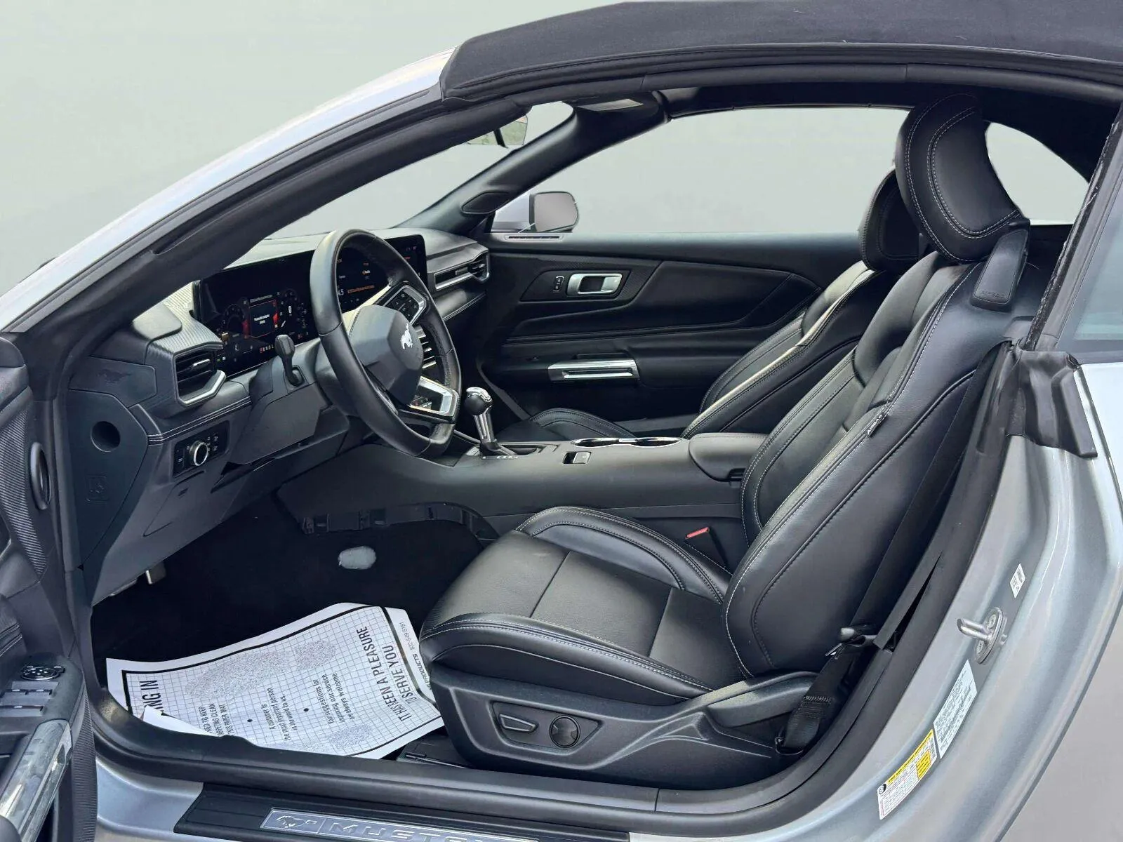 Ford Mustang photo 18