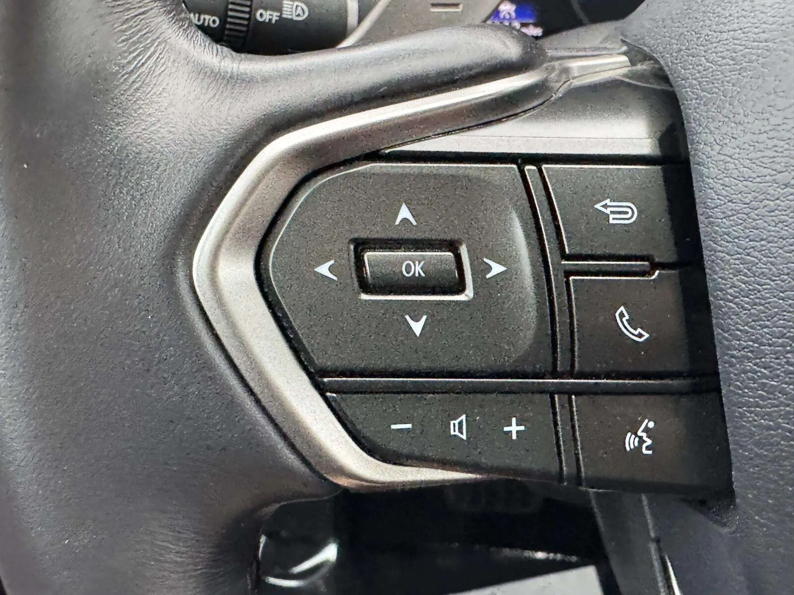 Lexus NX photo 23