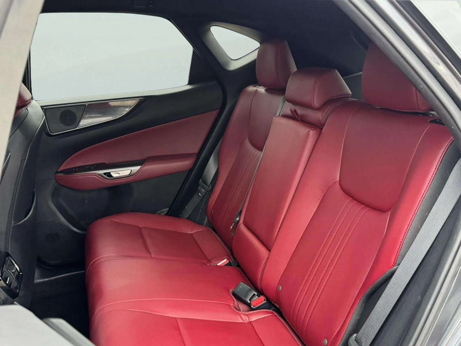 Lexus NX photo 33