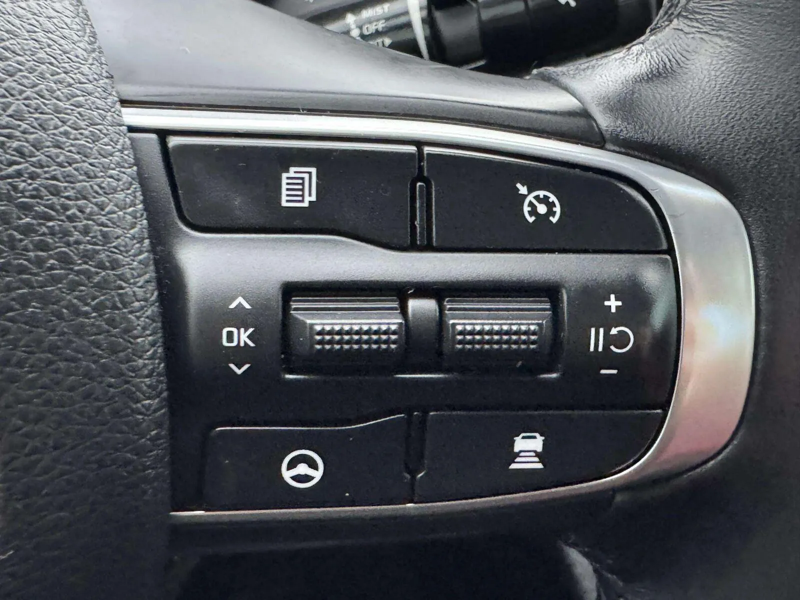 Kia K5 photo 25