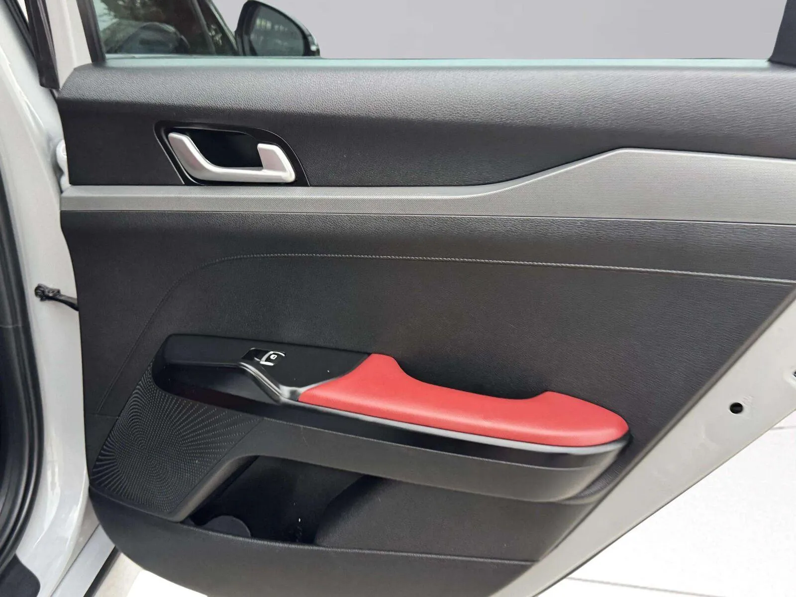 Kia K5 photo 36