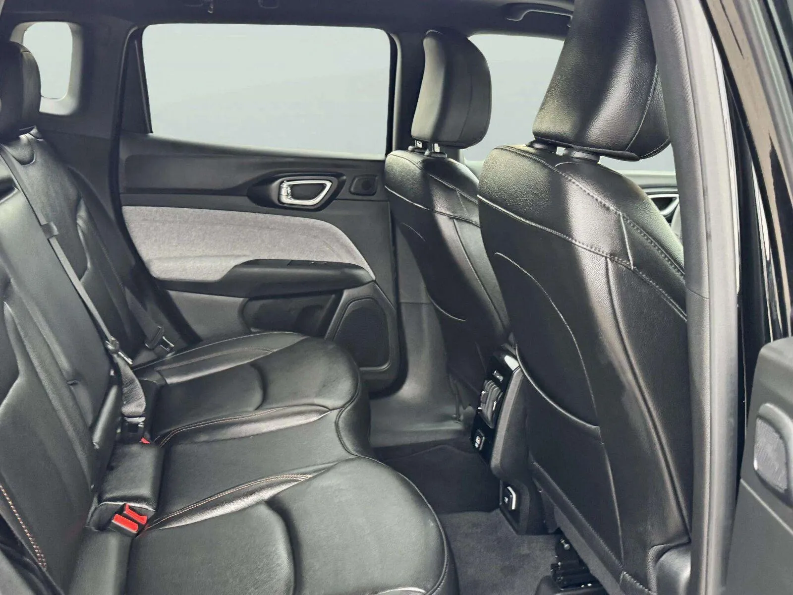 Jeep Compass photo 33