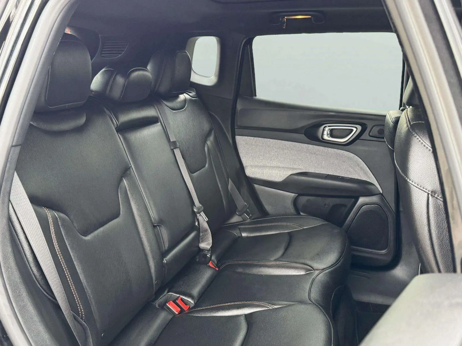 Jeep Compass photo 36