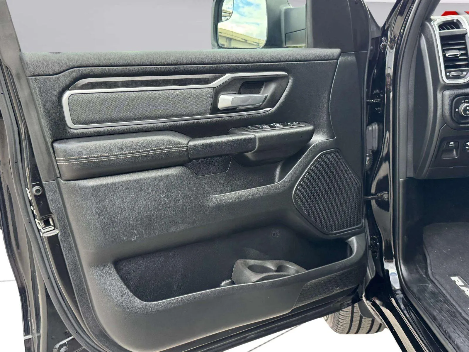 Ram 1500 photo 18