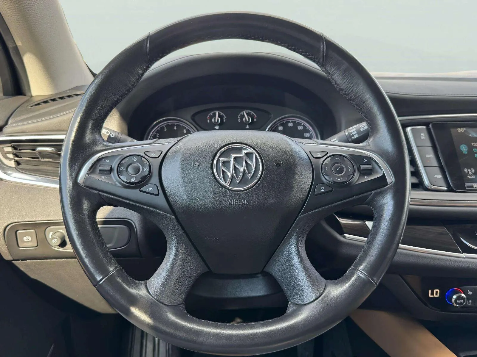 Buick Enclave photo 26