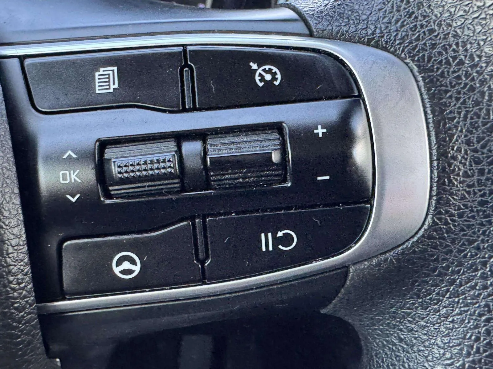 Kia K5 photo 20