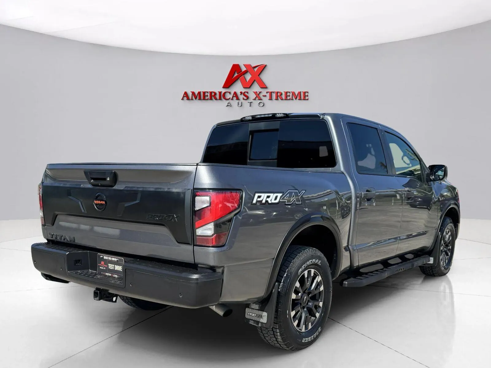 Nissan Titan photo 6