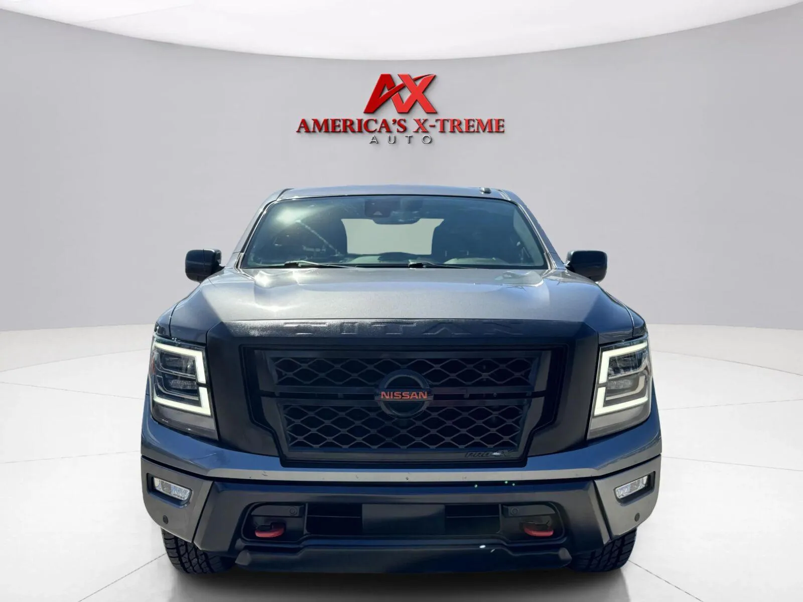 Nissan Titan photo 9