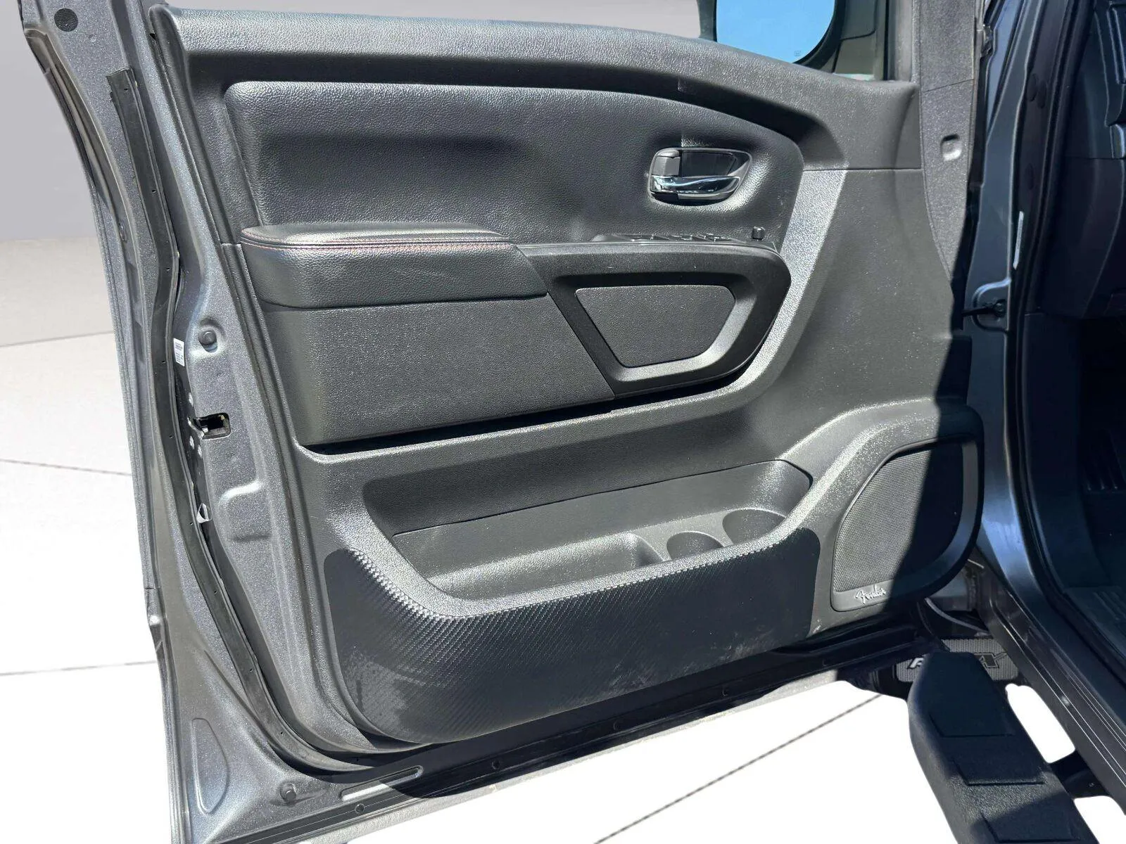 Nissan Titan photo 12