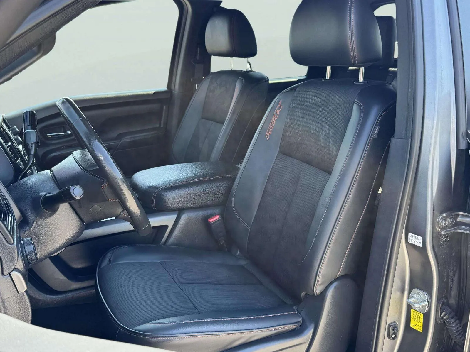 Nissan Titan photo 13