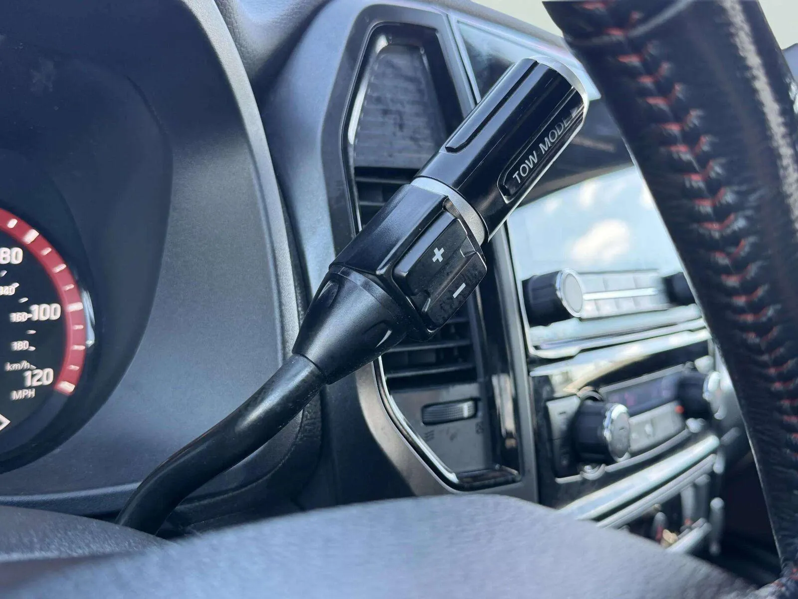 Nissan Titan photo 16