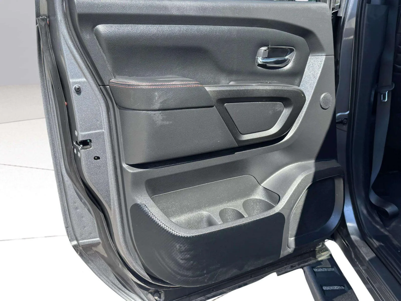 Nissan Titan photo 26