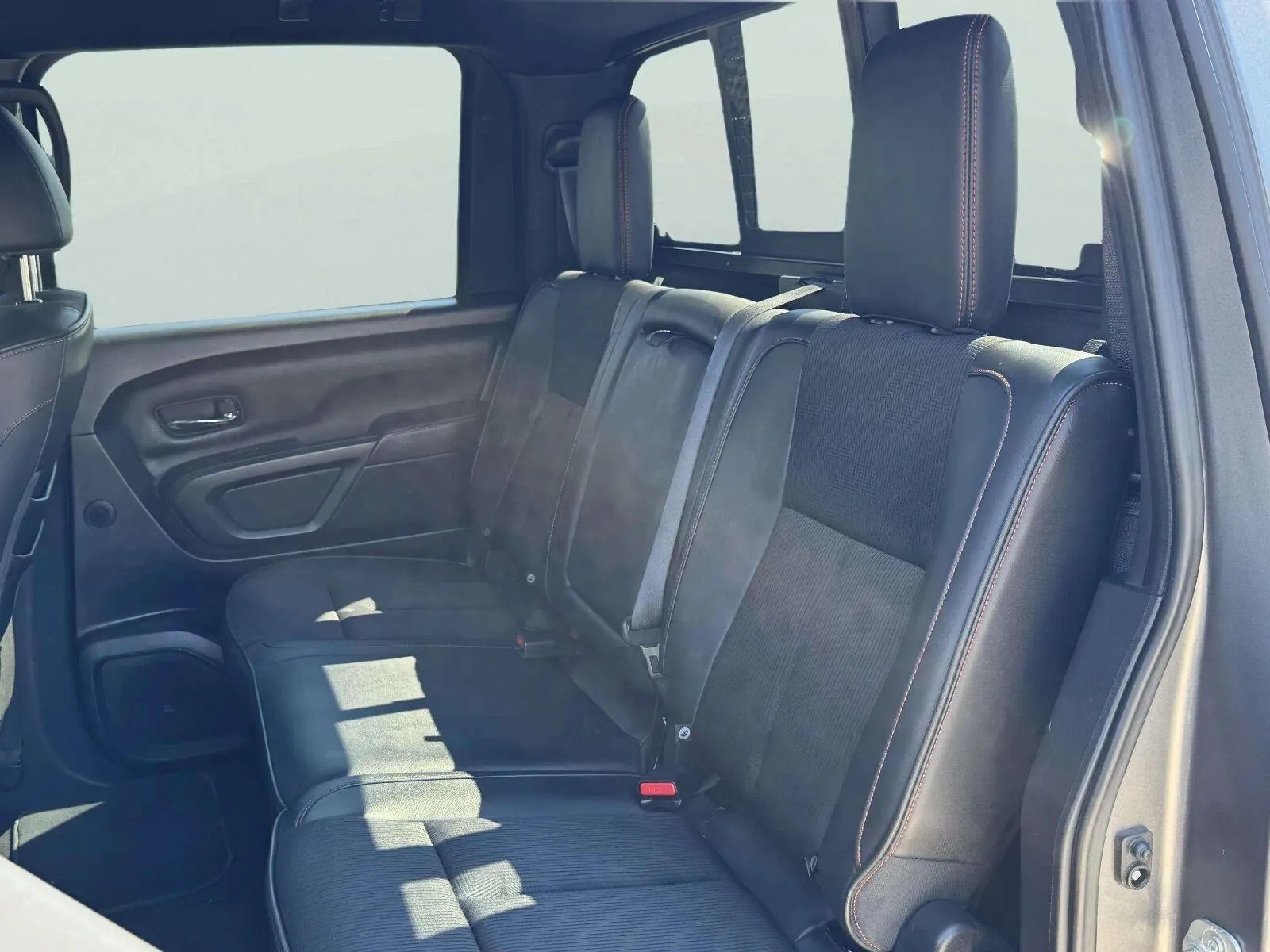 Nissan Titan photo 27