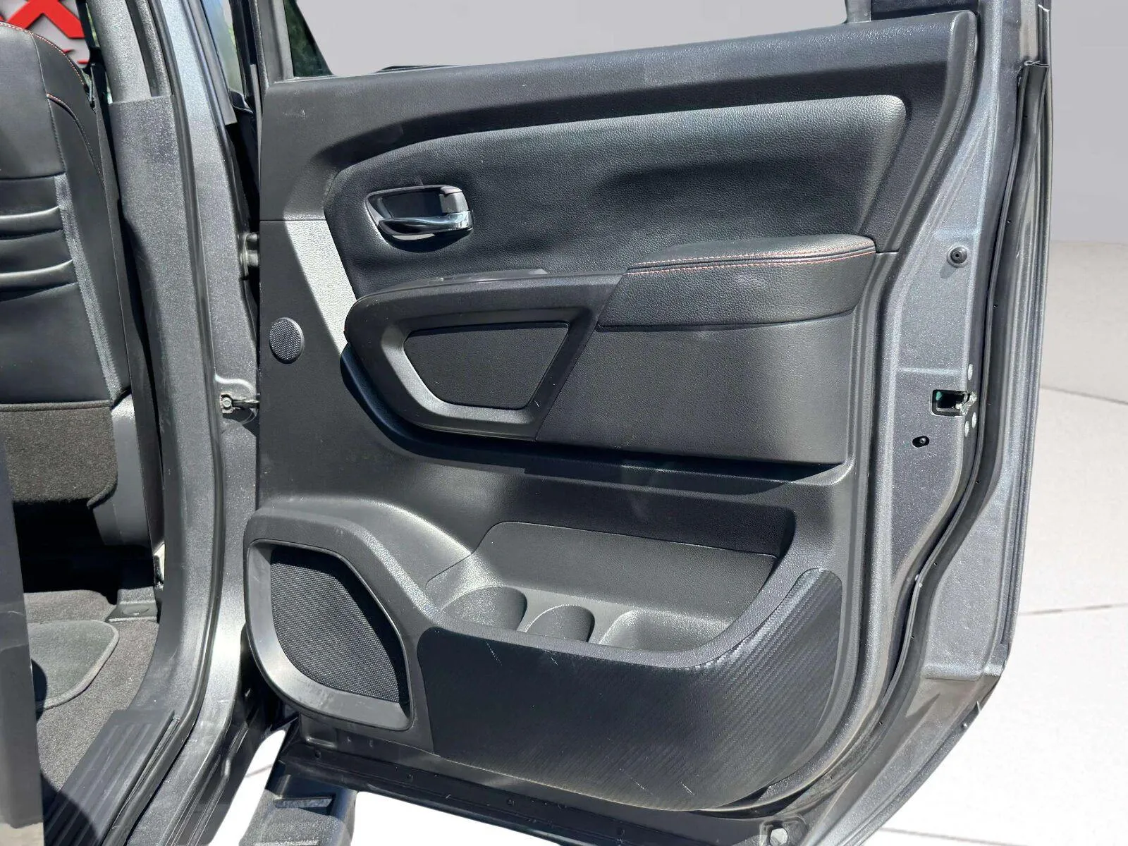Nissan Titan photo 30