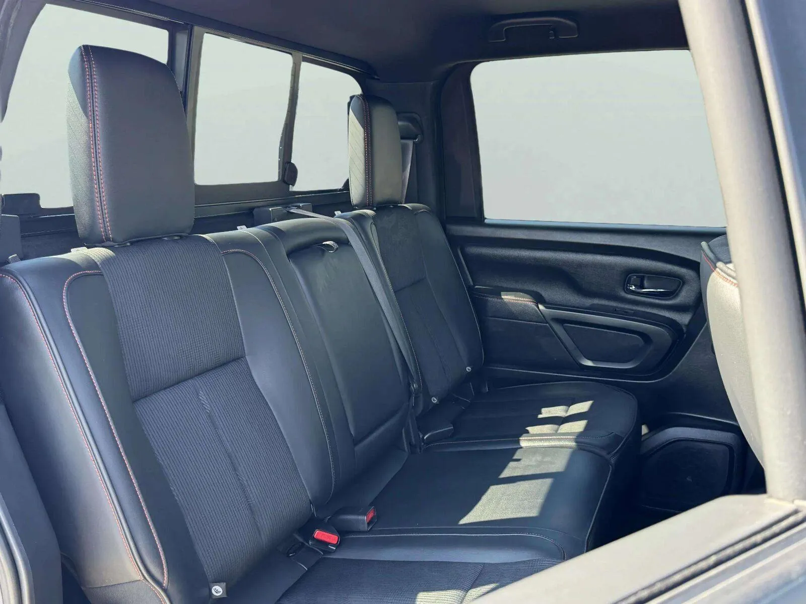 Nissan Titan photo 31