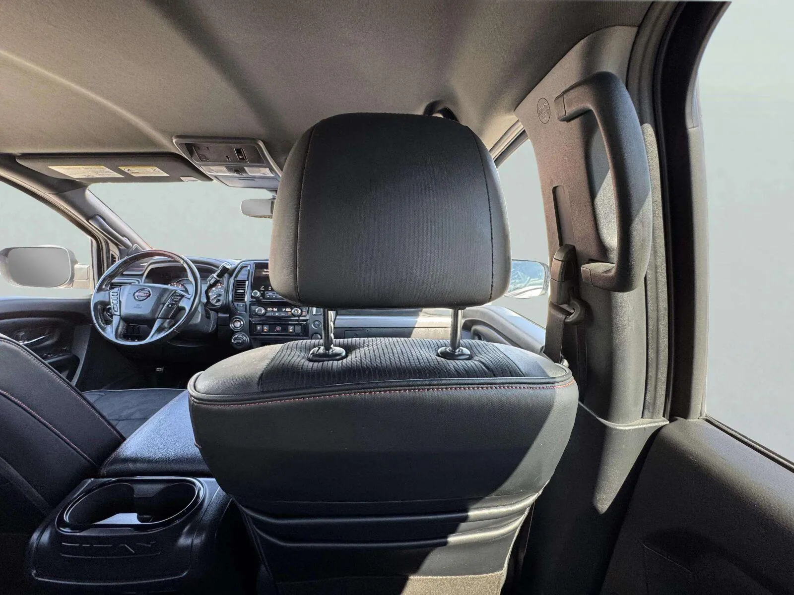 Nissan Titan photo 32