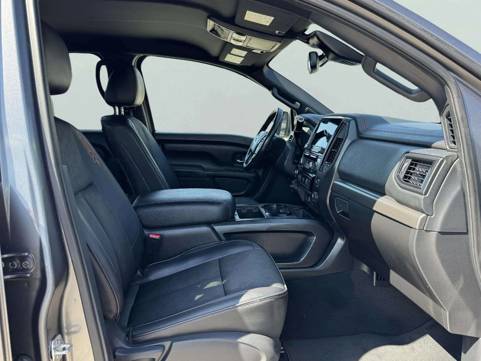Nissan Titan photo 36