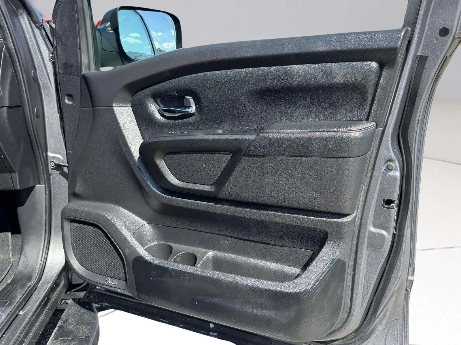 Nissan Titan photo 38