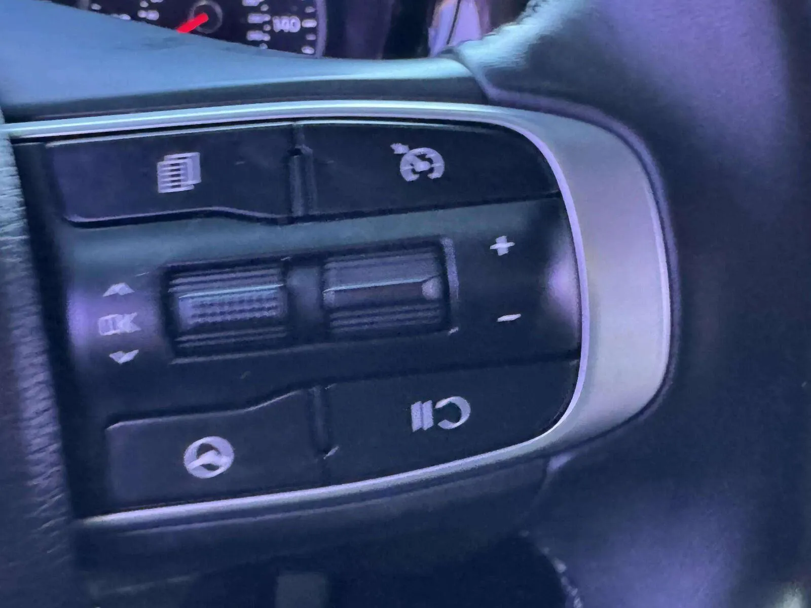 Kia K5 photo 19