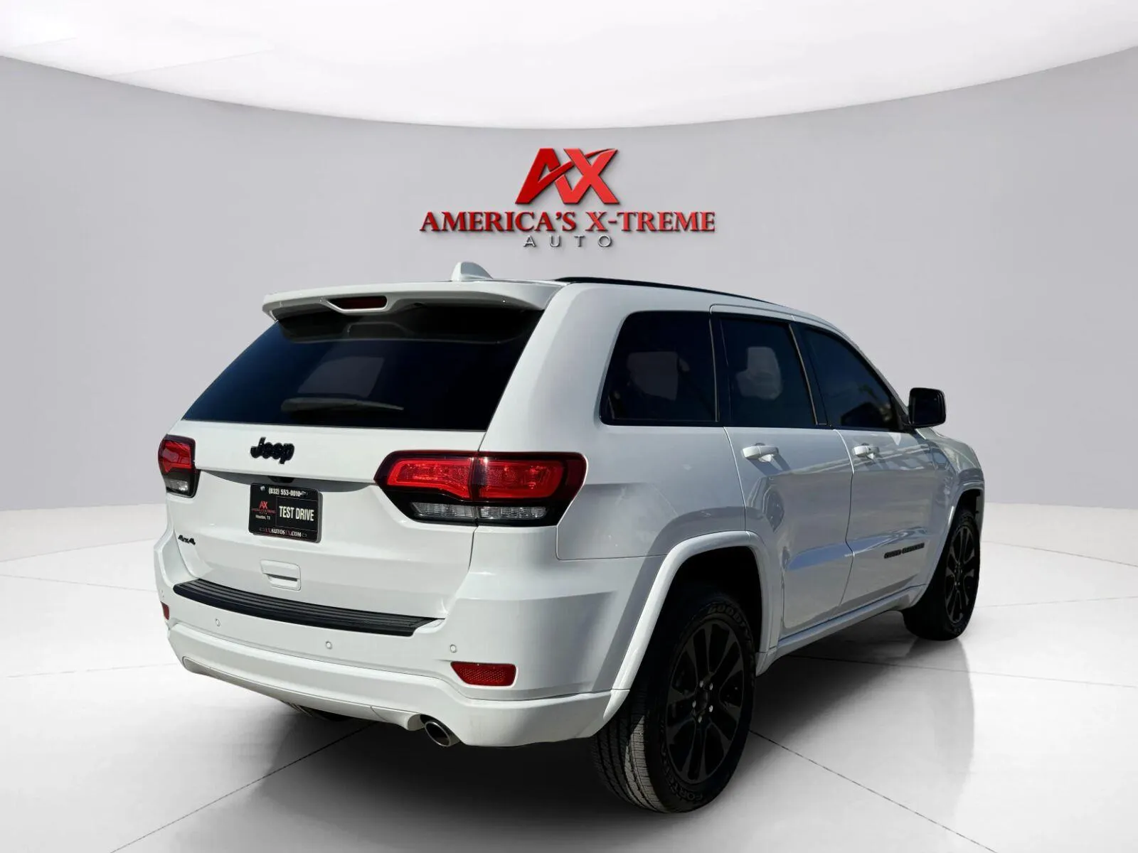 Jeep Grand Cherokee photo 6