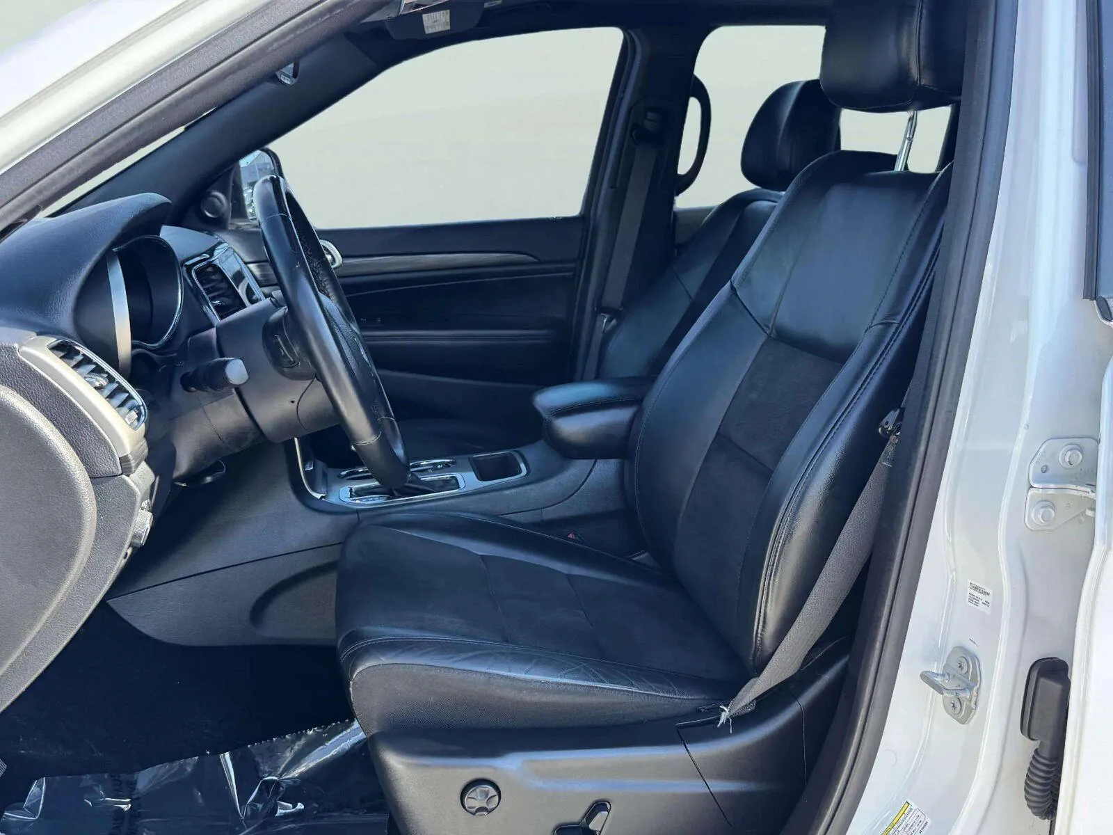 Jeep Grand Cherokee photo 10