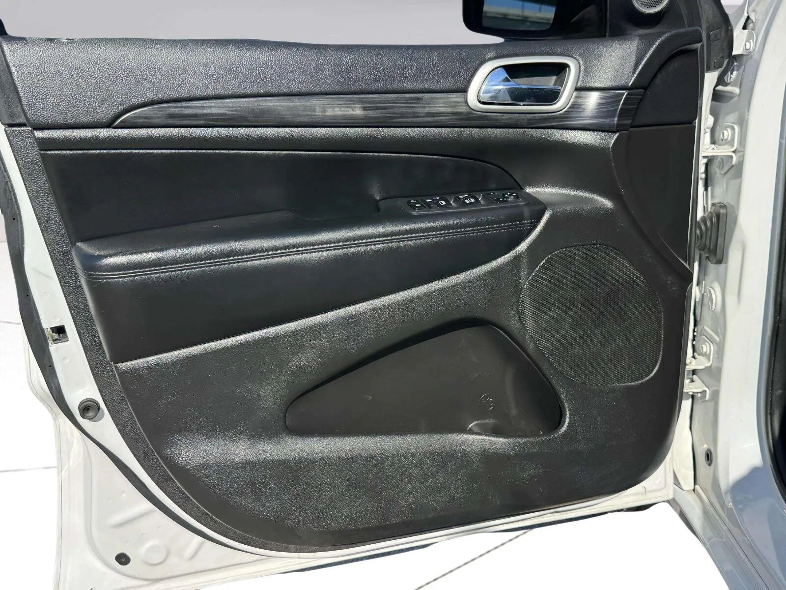 Jeep Grand Cherokee photo 12