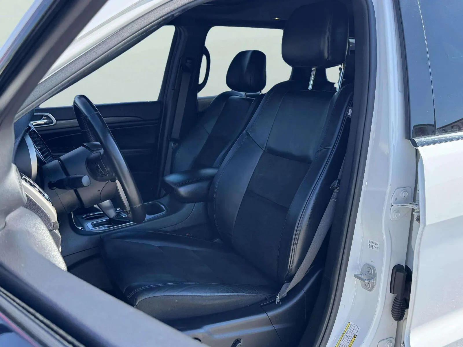 Jeep Grand Cherokee photo 13