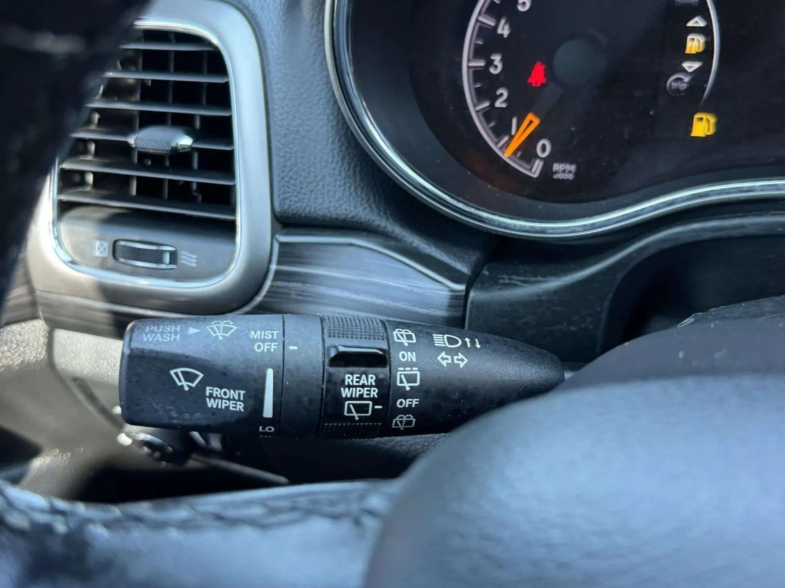 Jeep Grand Cherokee photo 15