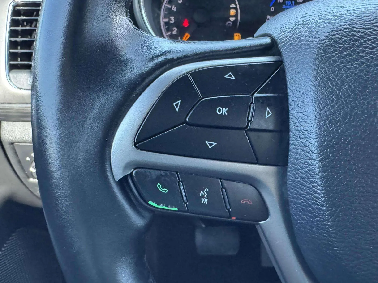 Jeep Grand Cherokee photo 18